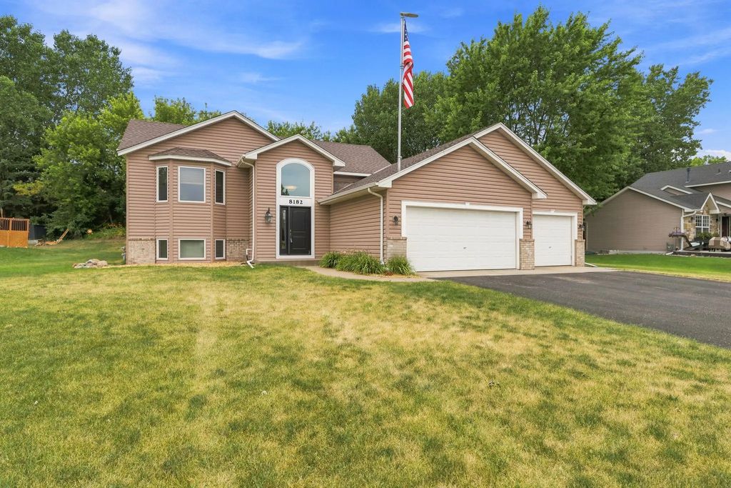 8182 Lori Lane, Woodbury