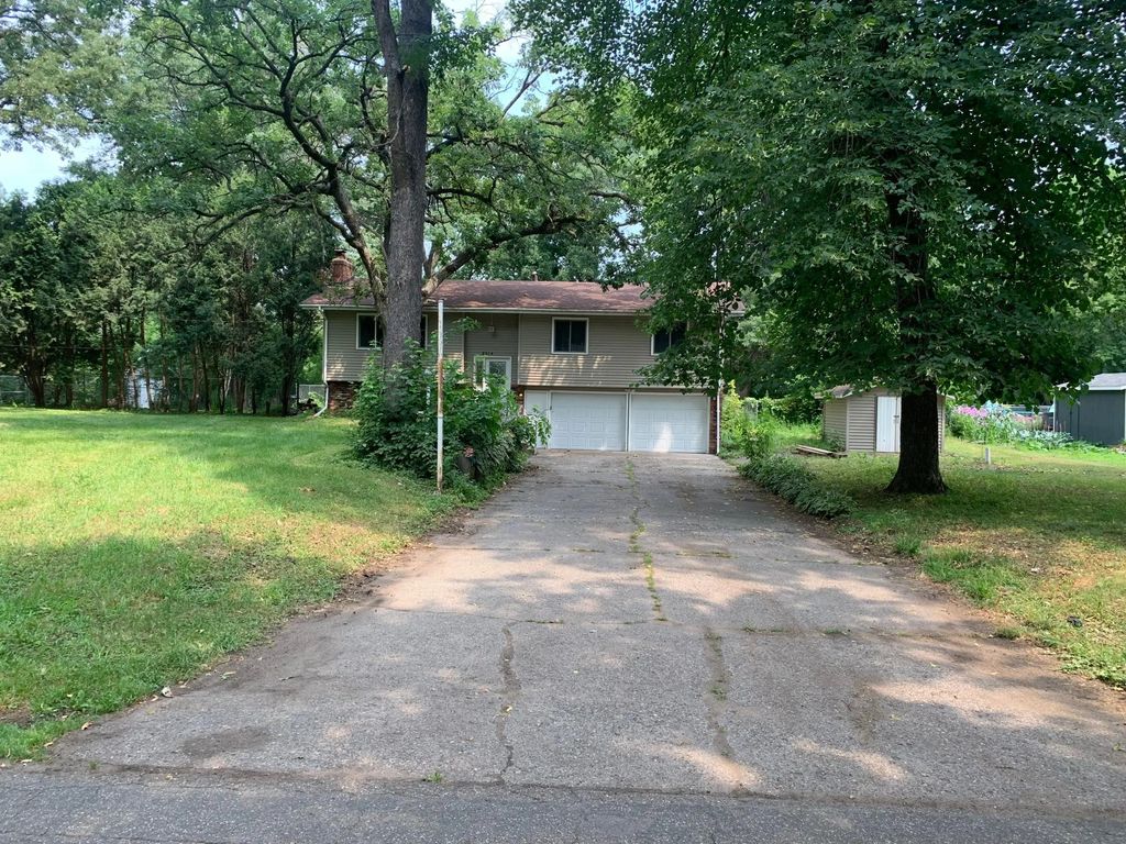 8914 37th Street N, Lake Elmo