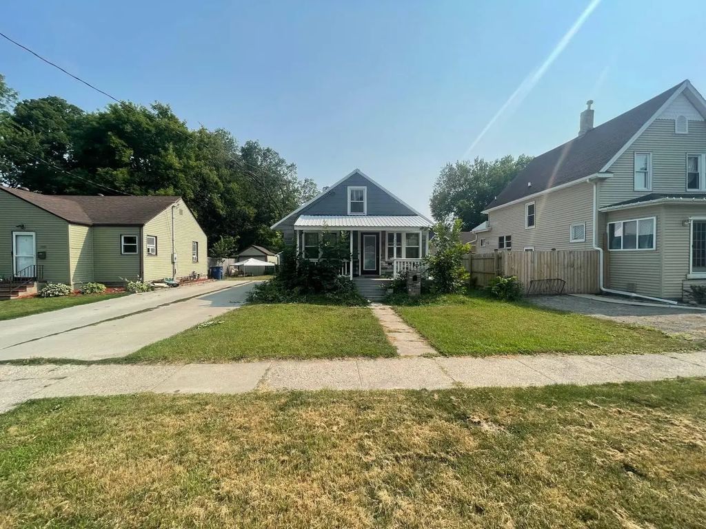 1205 3rd Avenue S, Moorhead