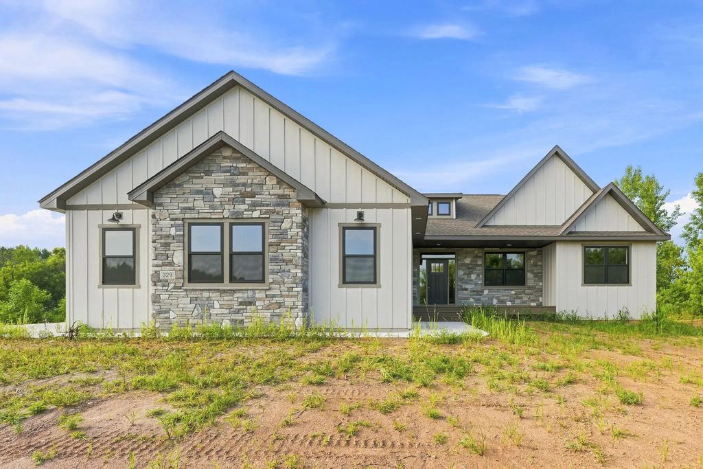 329 138th Avenue, Saint Joseph Twp