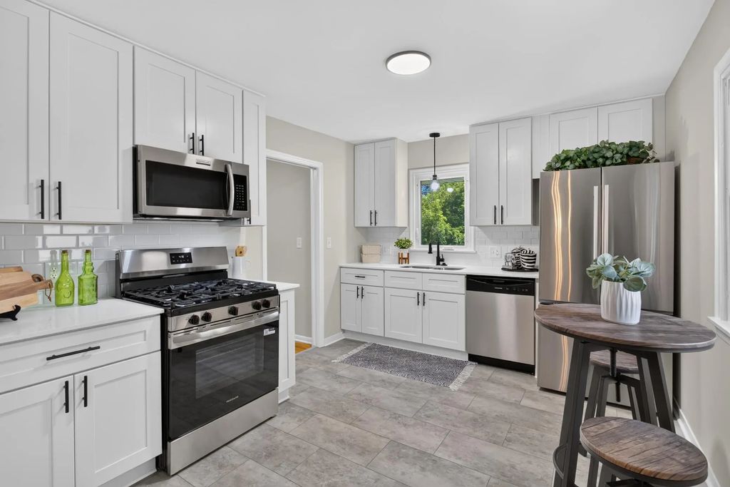 7070 Claude Avenue, Inver Grove Heights
