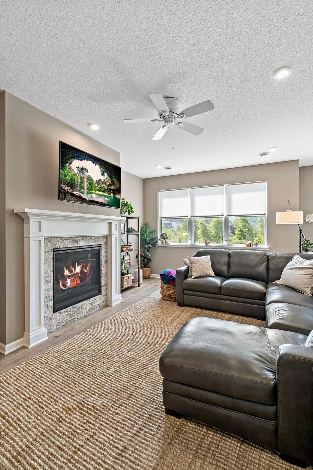 3818 192nd Street W, Farmington