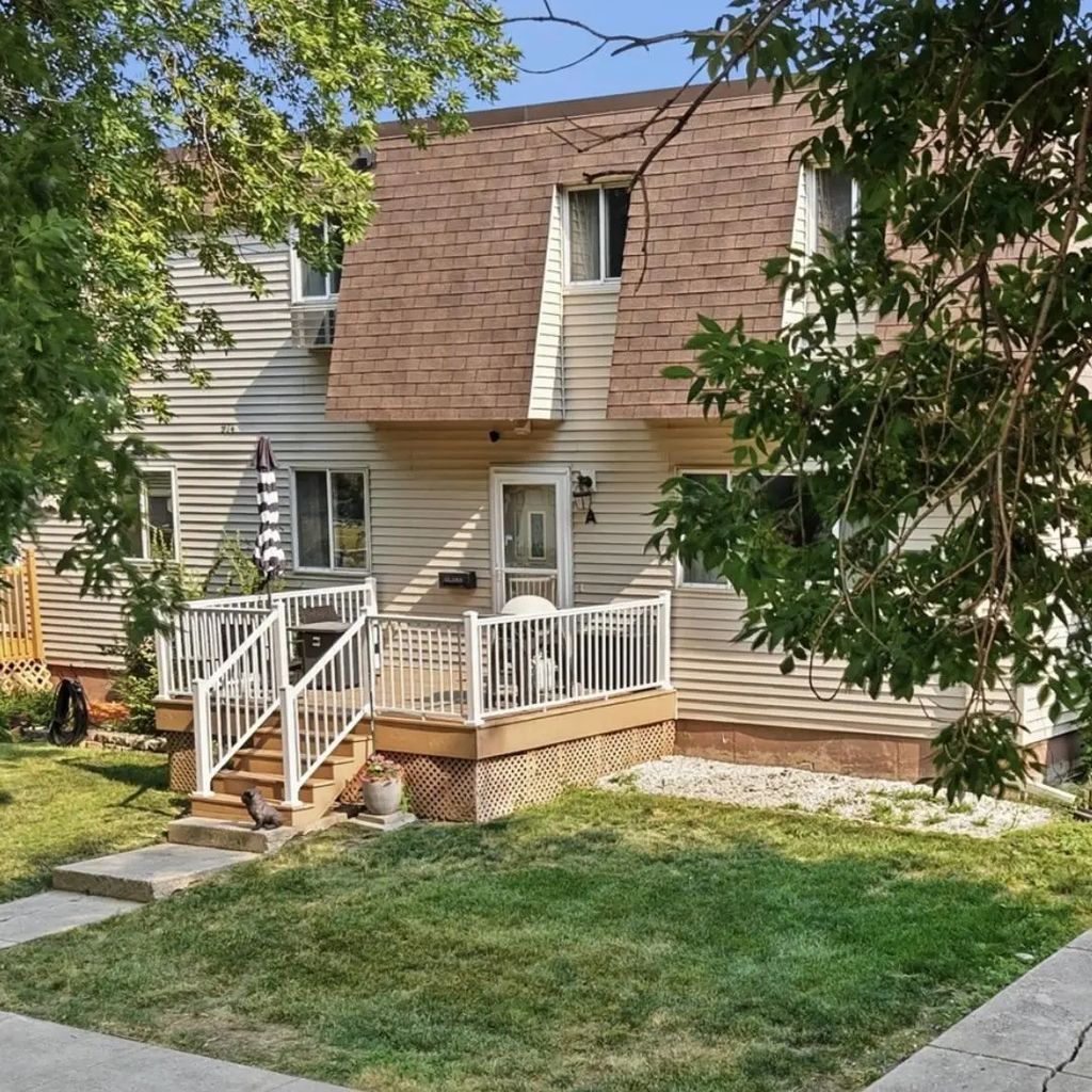 974 5th Avenue W A, West Fargo