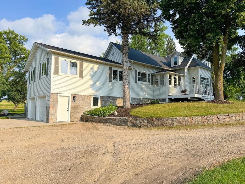 550 Guttenberg Heights, Fergus Falls