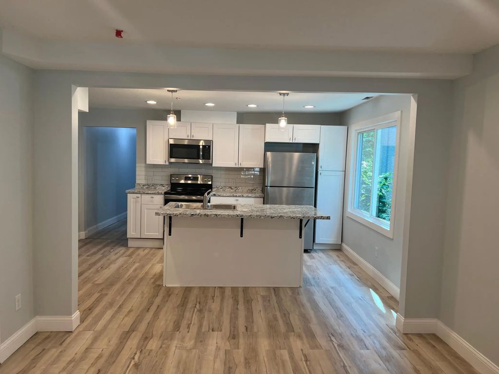 910 Oliver Avenue N Unit 5, Minneapolis