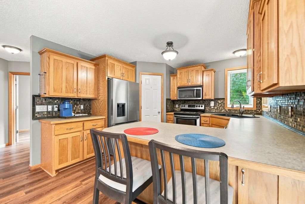 1007 3rd Avenue Nw, Buffalo