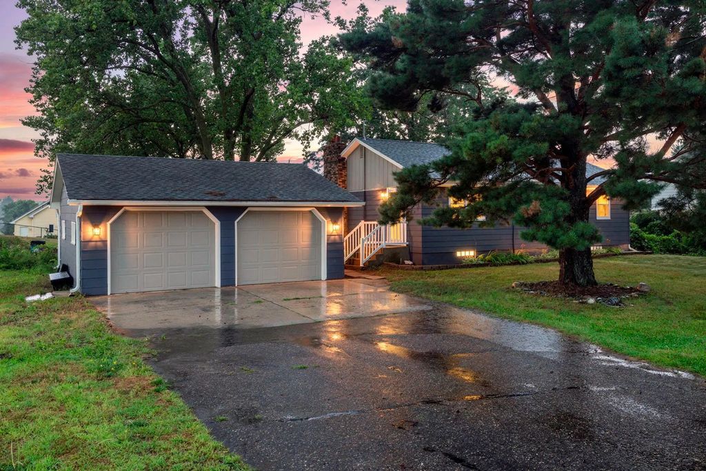 2752 197th Street W, Farmington