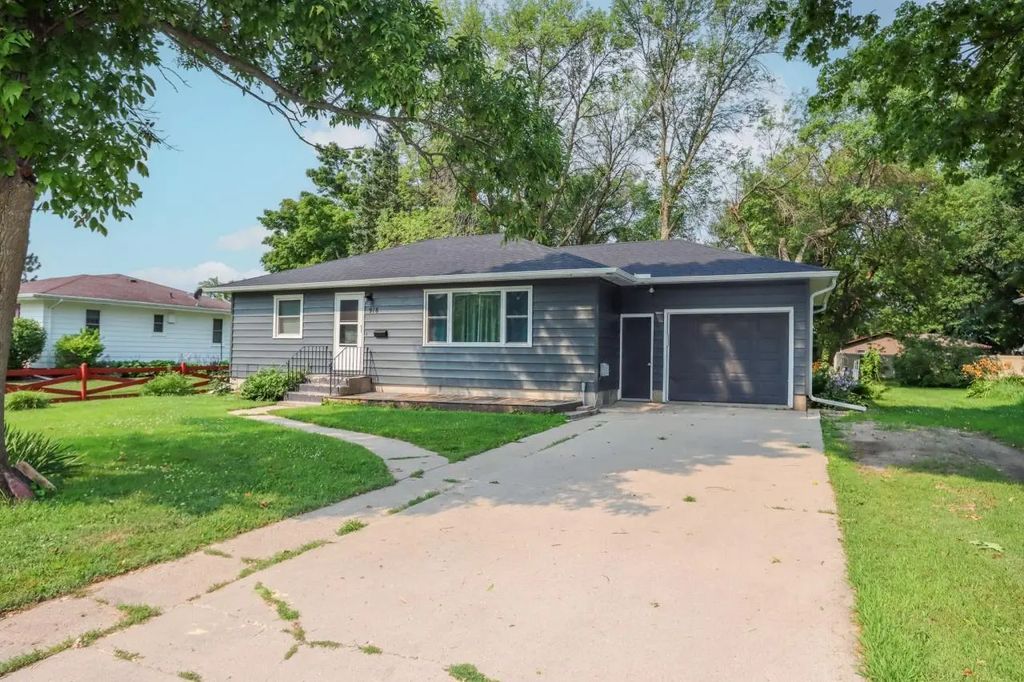 916 5th Street Sw, Waseca