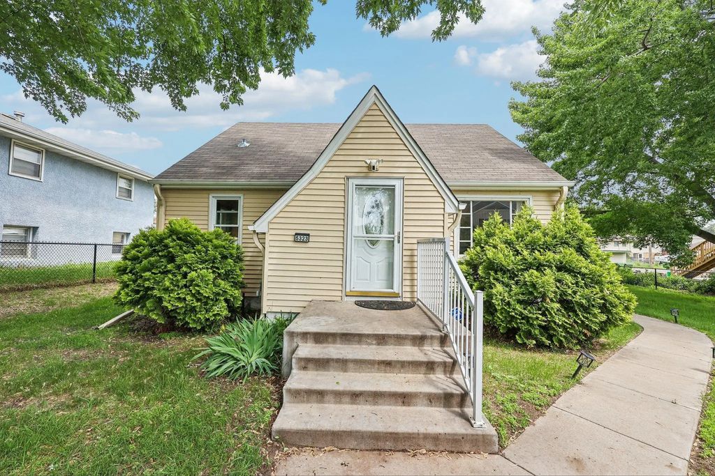 5323 4th Street Ne, Fridley