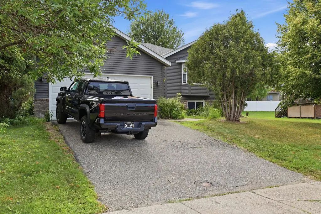 17373 Glencoe Avenue, Lakeville