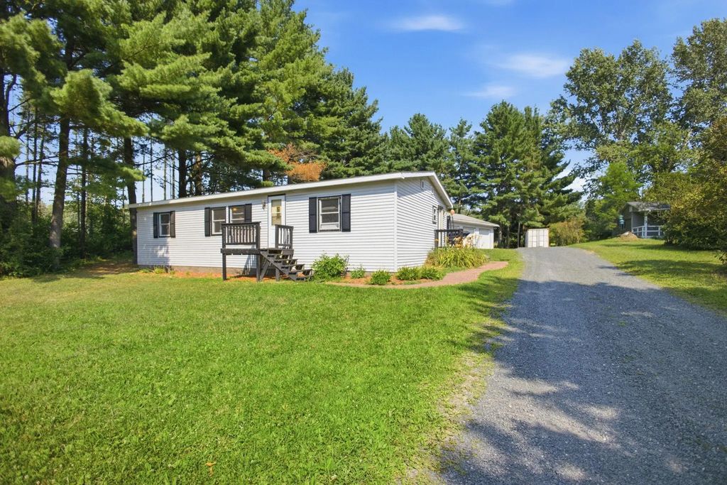 798 Horse Lake Lane, Dresser