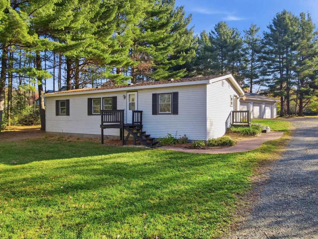 798 Horse Lake Lane, Dresser