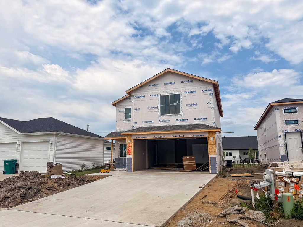 7897 Cottonwood Boulevard, Horace
