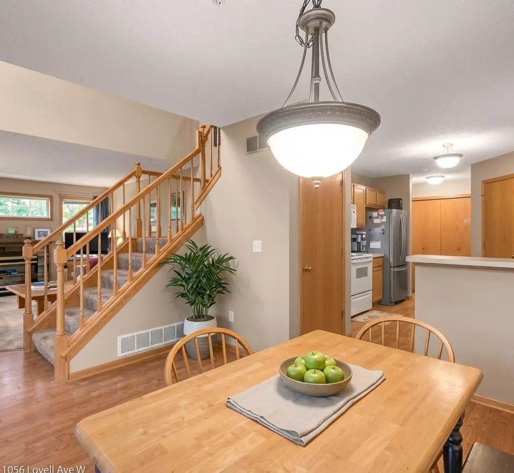 1056 Lovell Avenue W, Roseville