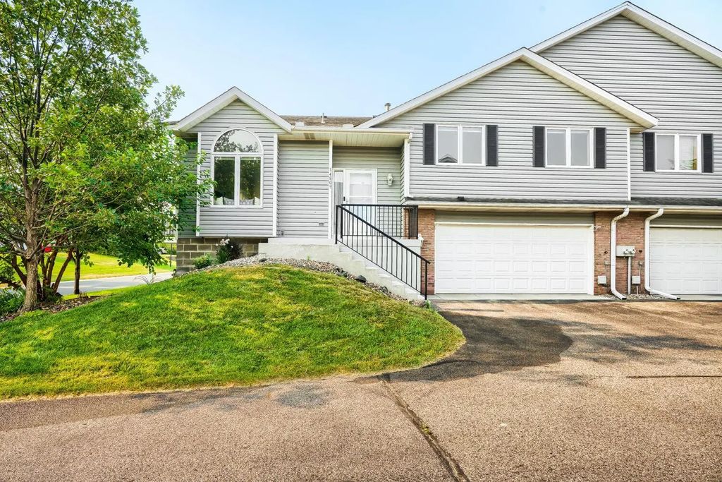 14809 Endicott Way, Apple Valley