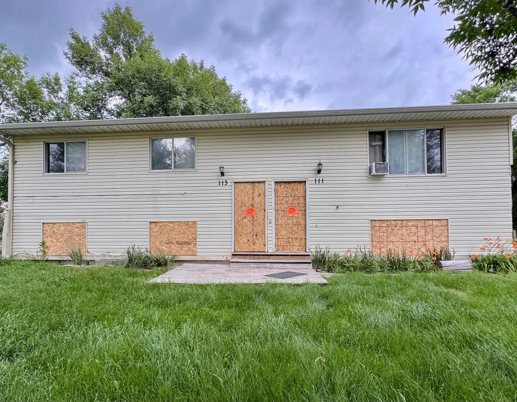 111-113 32nd Avenue N, Fargo