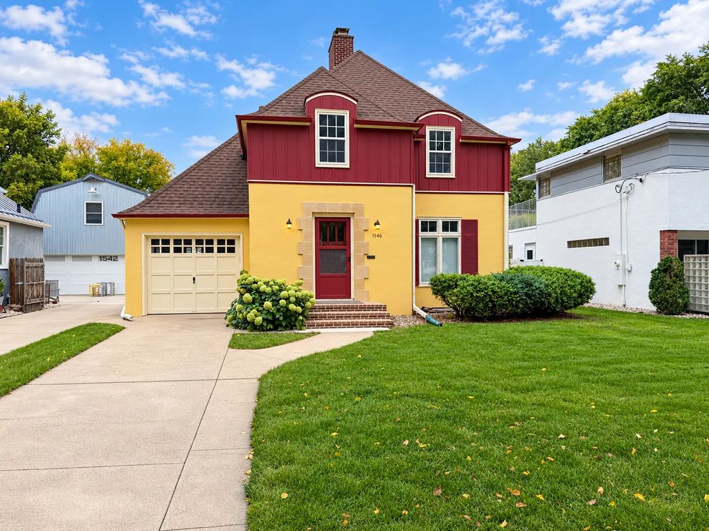 1546 8th Street S, Fargo