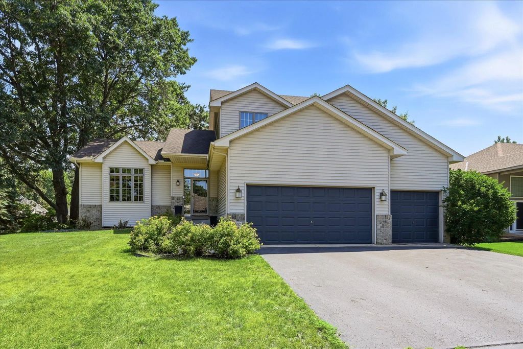 15921 Xeon Street Nw, Andover