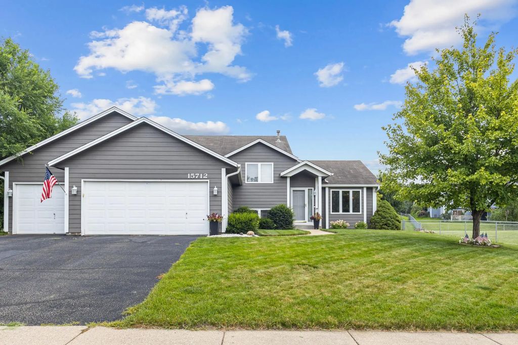 15712 Crocus Avenue W, Rosemount