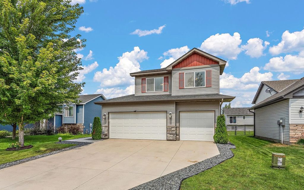3073 212th Street W, Farmington
