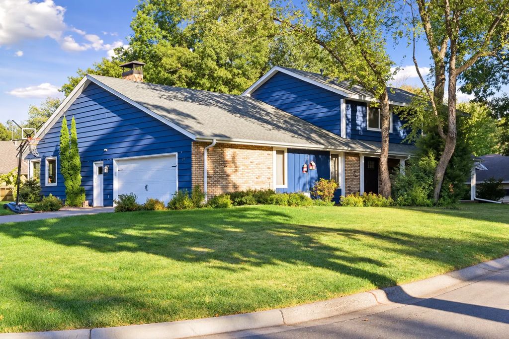 14880 Ironwood Court, Eden Prairie