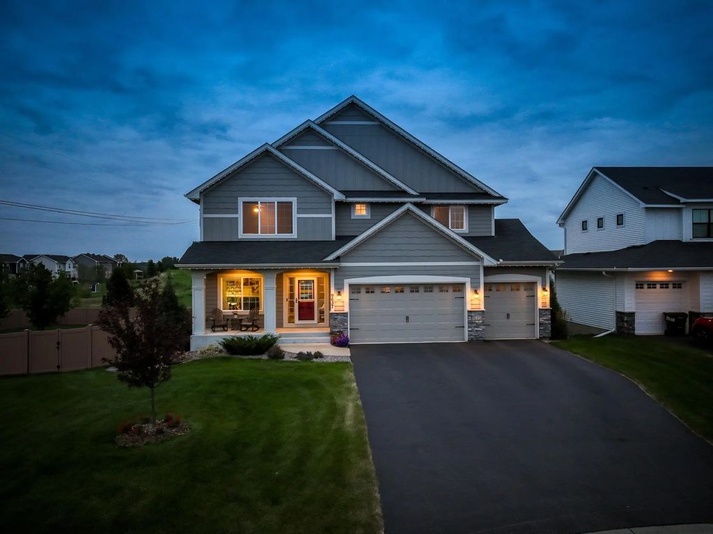 9637 West Wind Circle, Woodbury