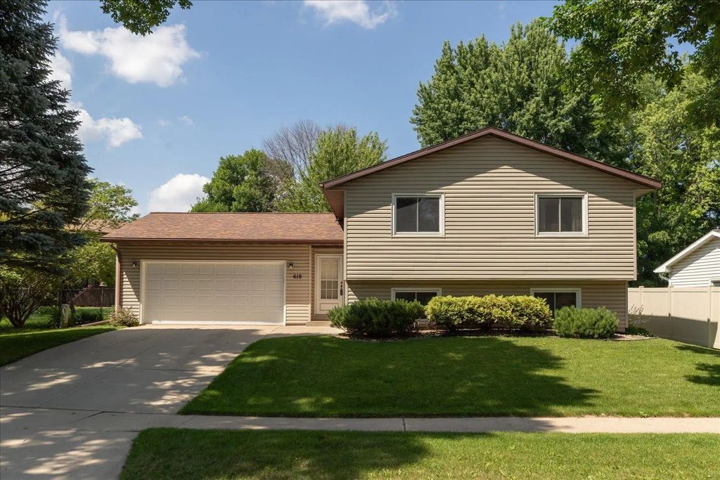 619 Chalet Drive Nw, Rochester