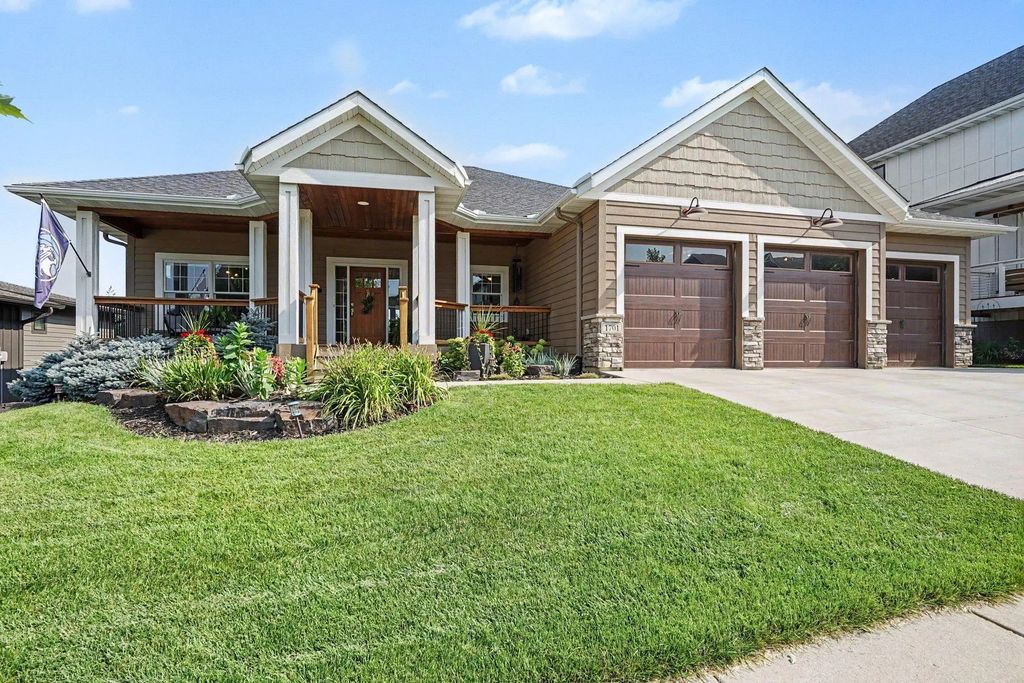 1701 Huron Court, Northfield