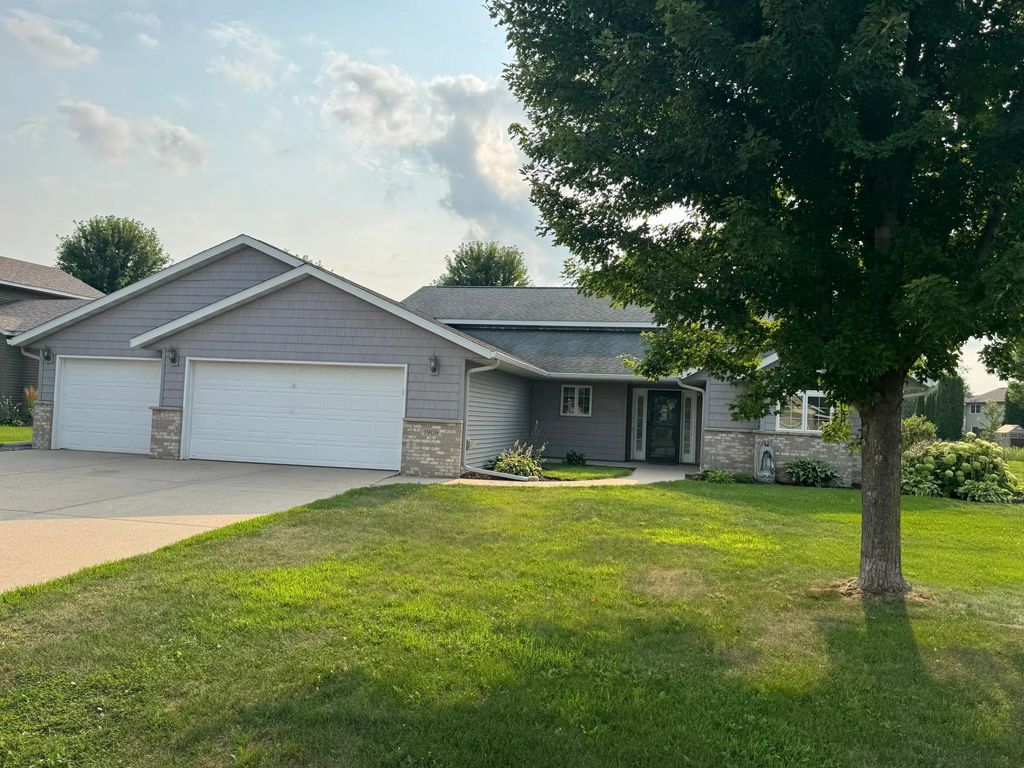 1908 Prairie Avenue Sw, Faribault