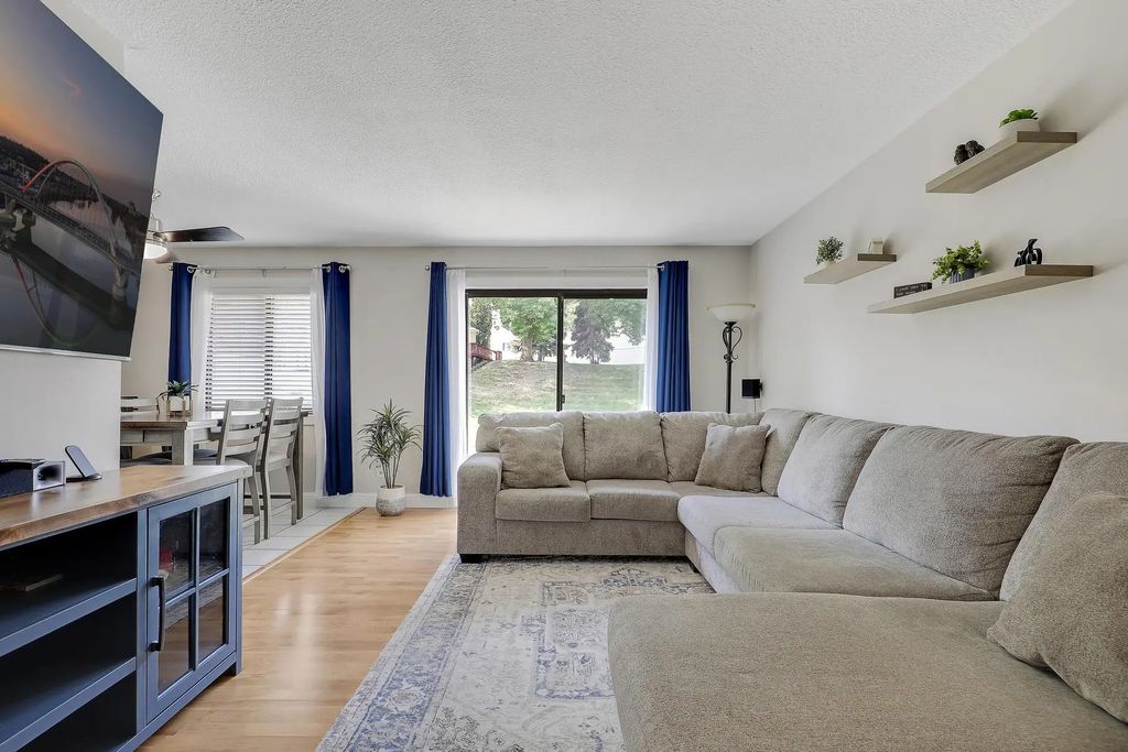 3221 Valley Ridge Drive, Eagan
