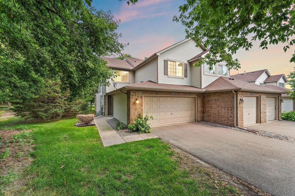 4179 Running Brook Road, Eagan