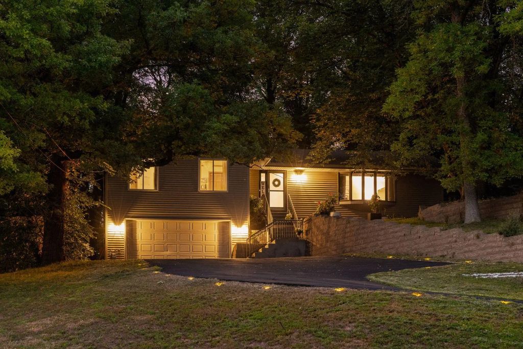 11708 Sunset Trail, Plymouth