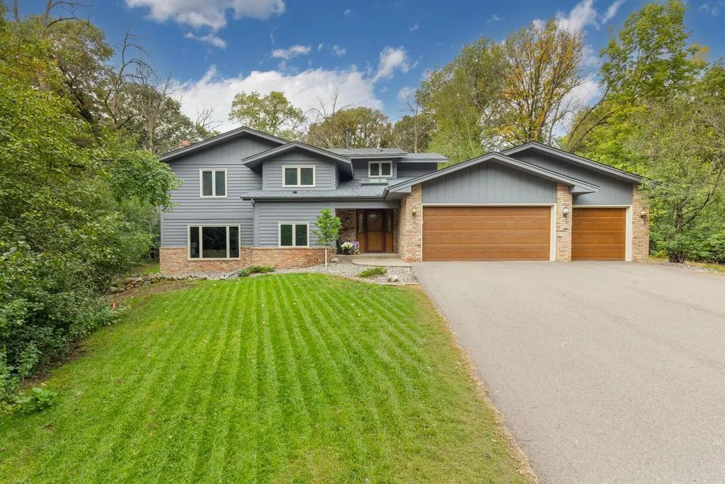 3200 Hazelwood W, Wayzata