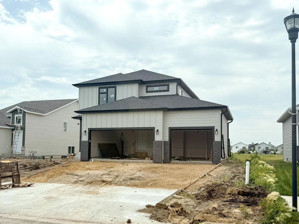 311 Lionheart Drive, Horace