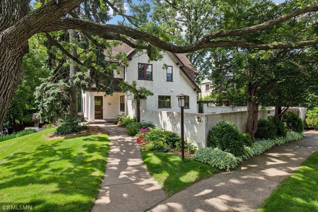 27 Highview Place, Minneapolis