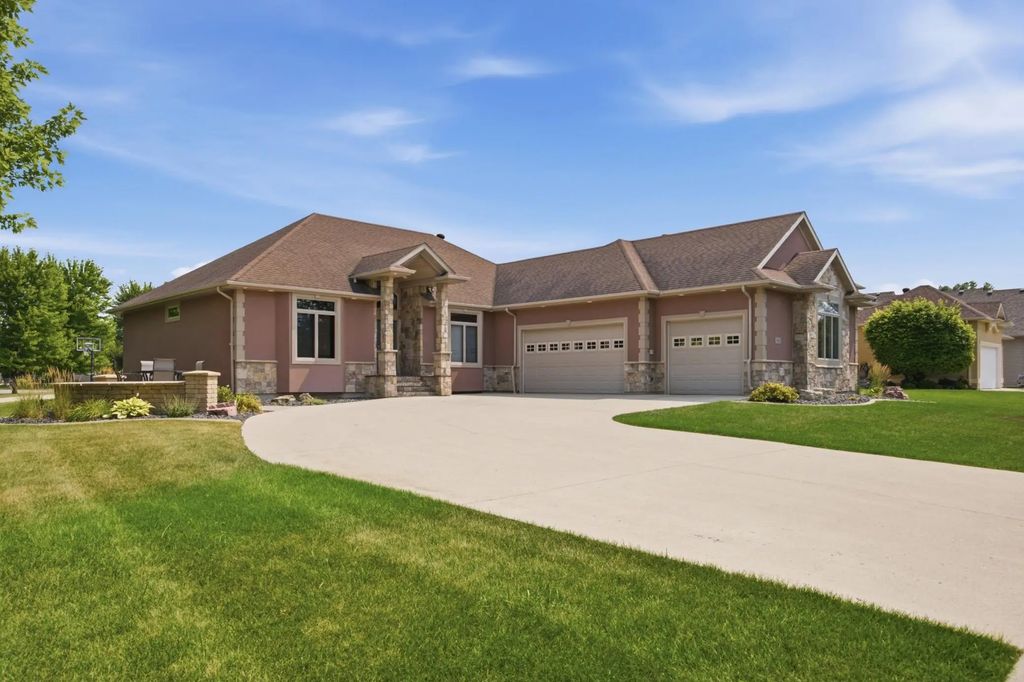 1911 Princeton Lane, West Fargo