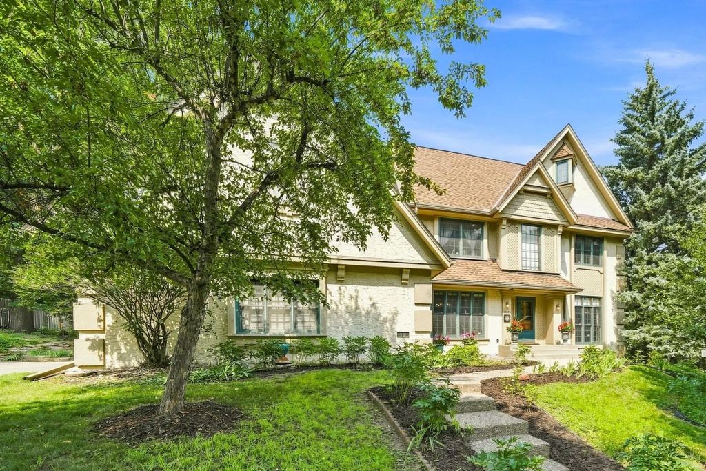 13575 Harwell Path, Apple Valley
