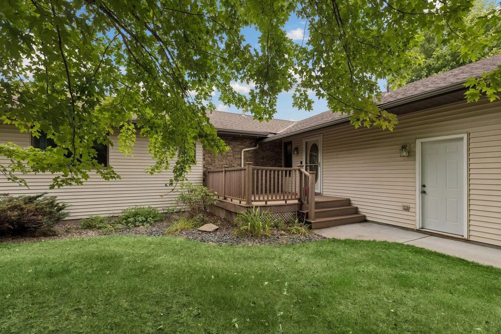 536 Raider Drive, Hudson