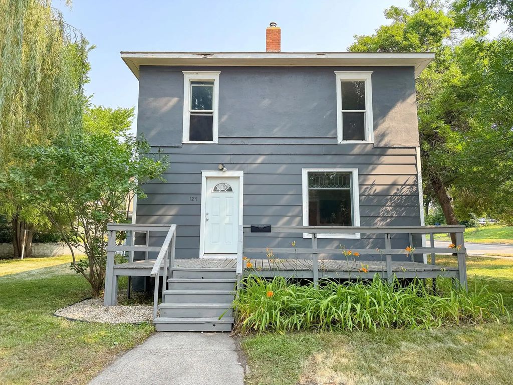 127 E Summit Avenue, Fergus Falls