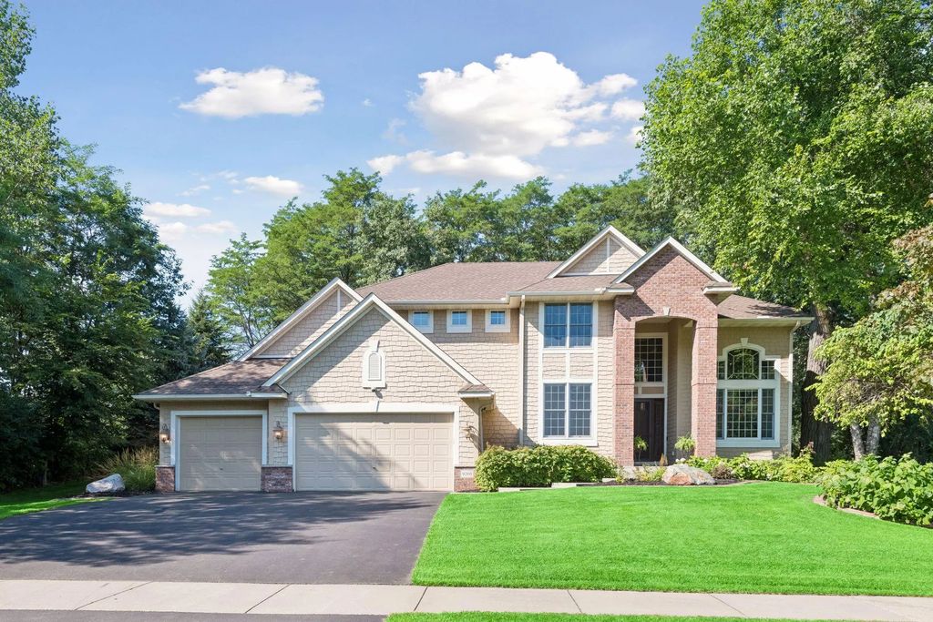 9260 Red Oak Drive, Victoria