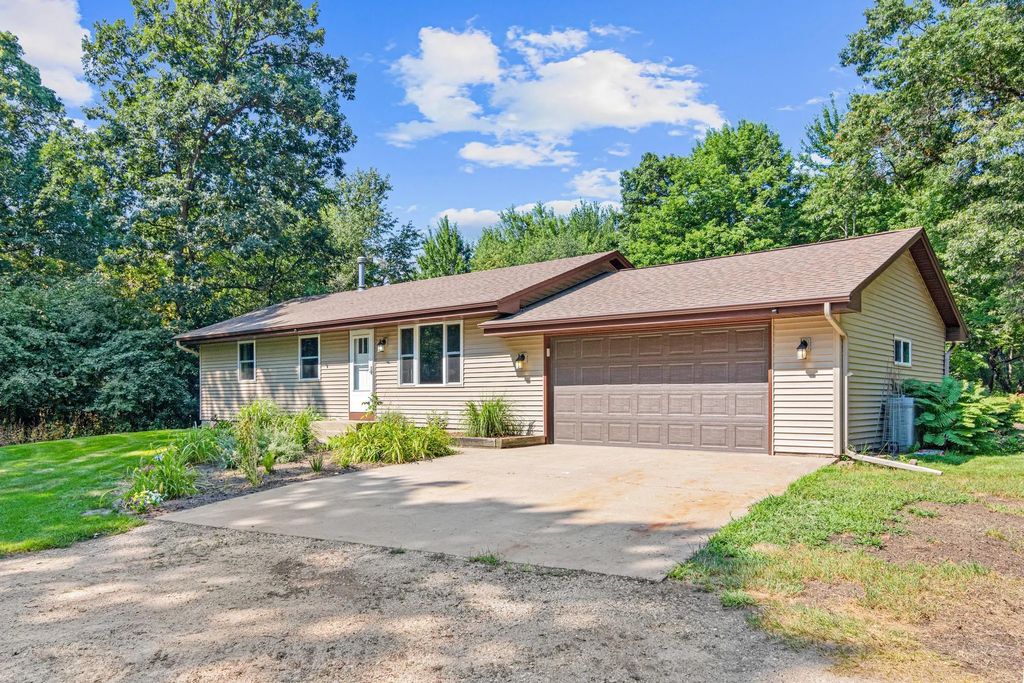 14050 Guadalcanal Street Ne, Andover