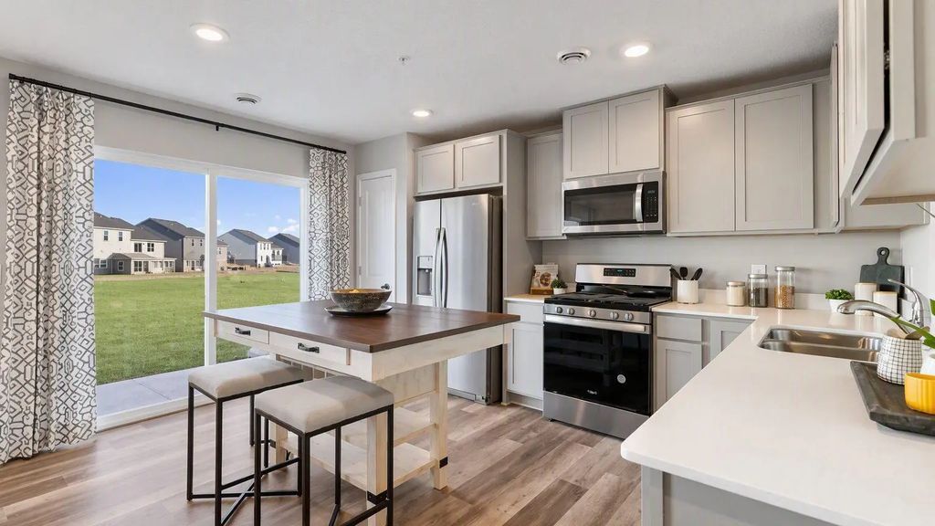 13733 Victoria Meadows Court, Rosemount