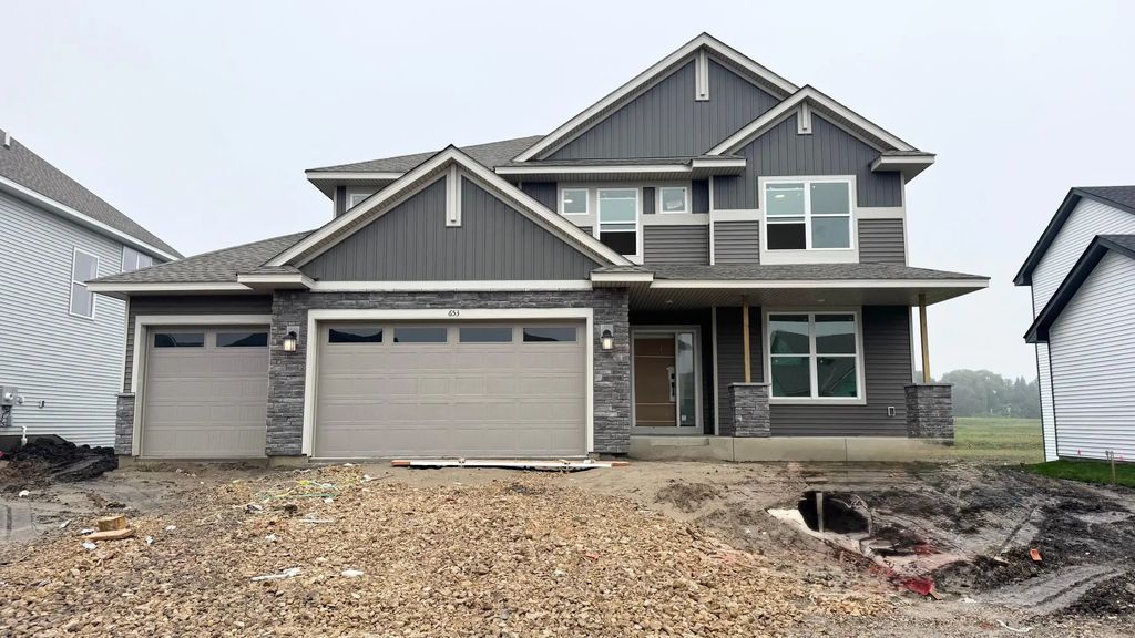 653 Sierra Parkway, Waconia