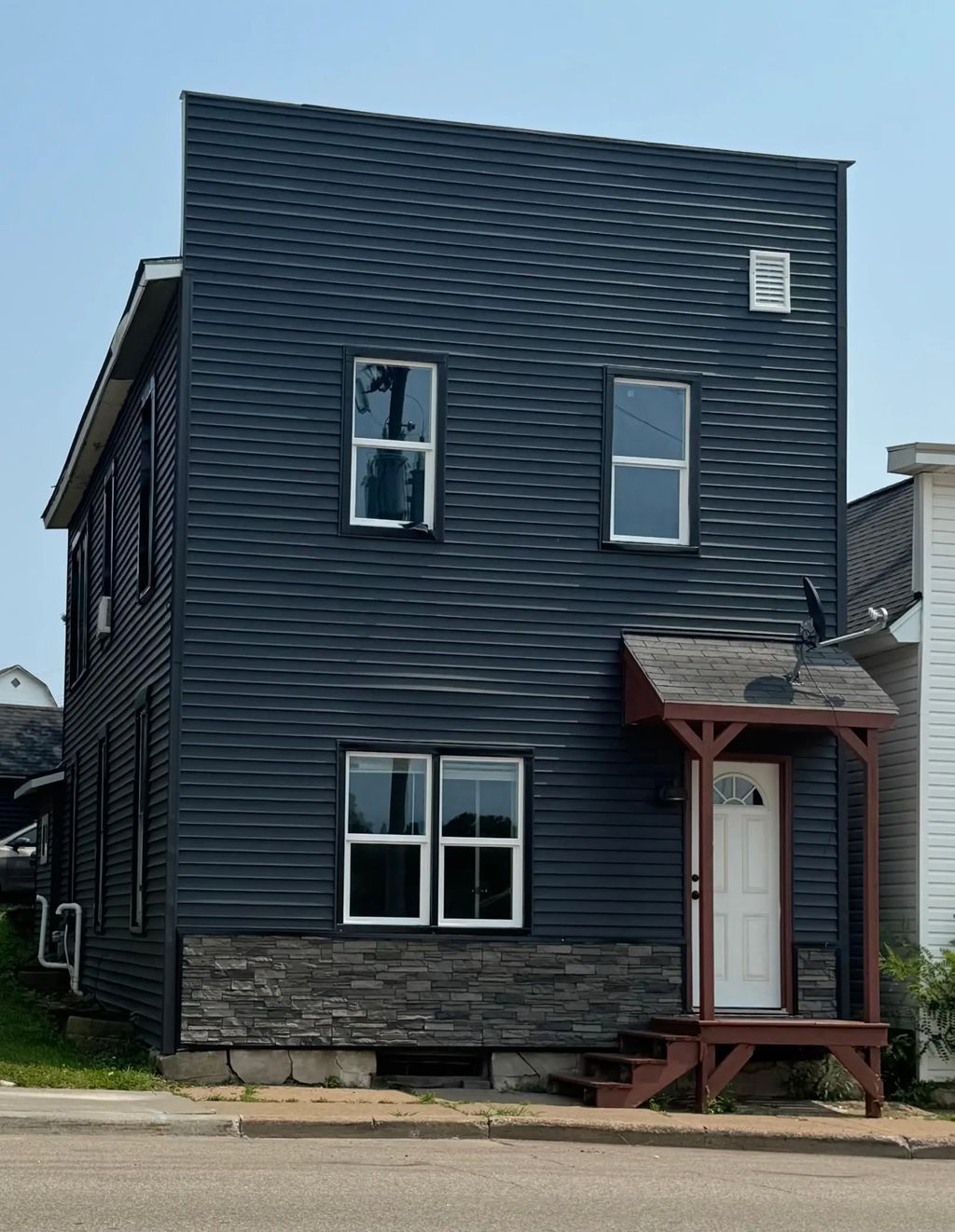 325 1st Street, Glenwood City