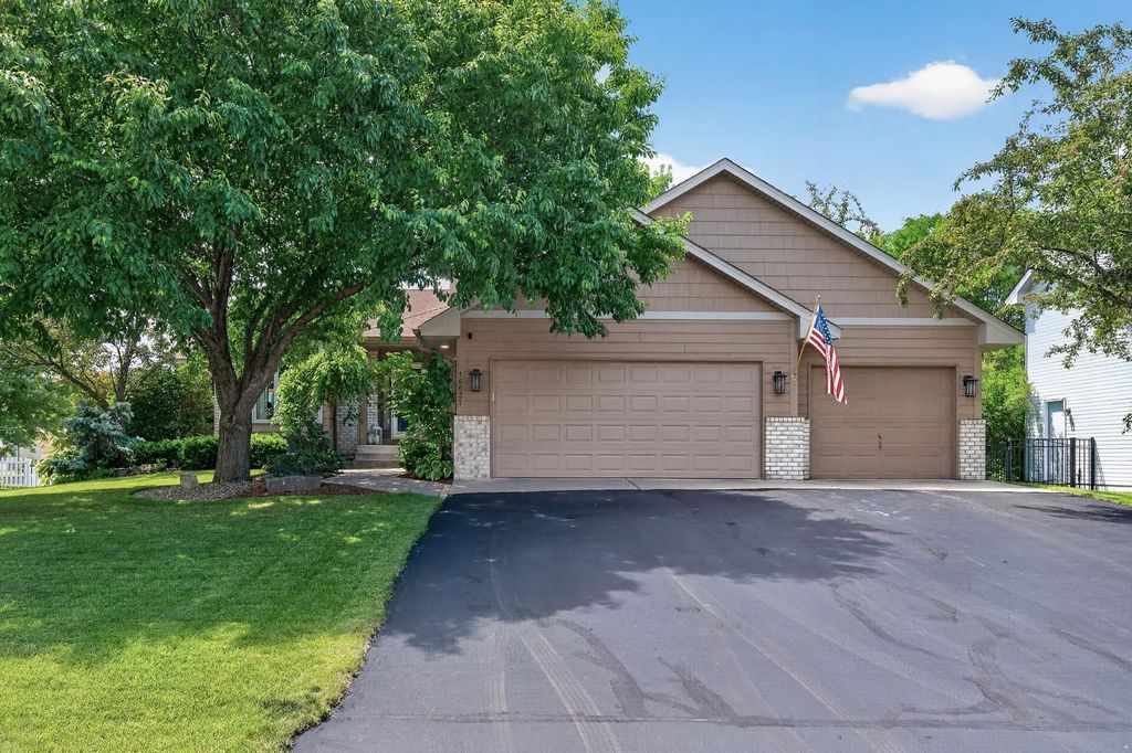16637 83rd Avenue N, Maple Grove