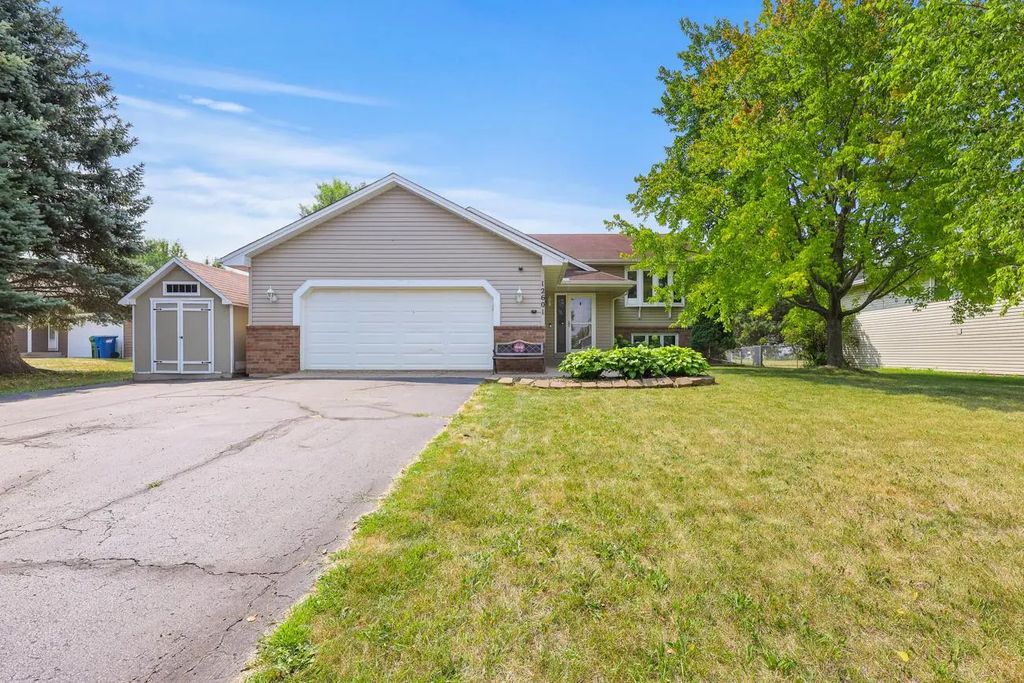 12601 92nd Place N, Maple Grove