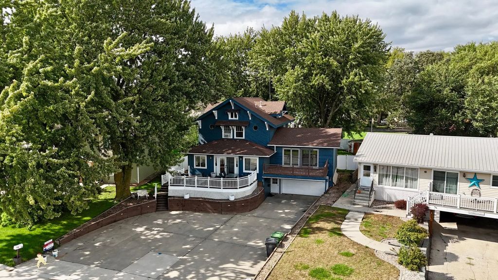 506 W Lake Avenue, Worthington