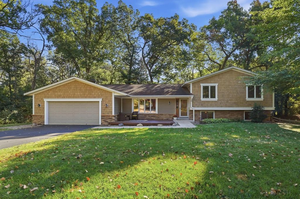 4317 Briarwood Lane, Minnetonka