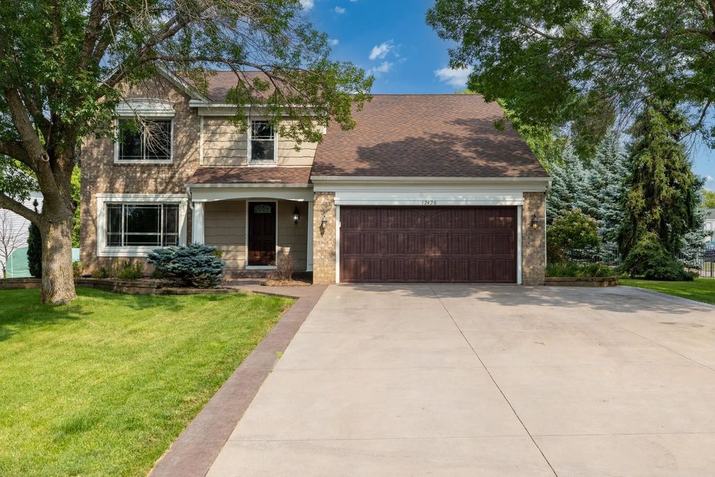 17428 Horseshoe Way, Lakeville