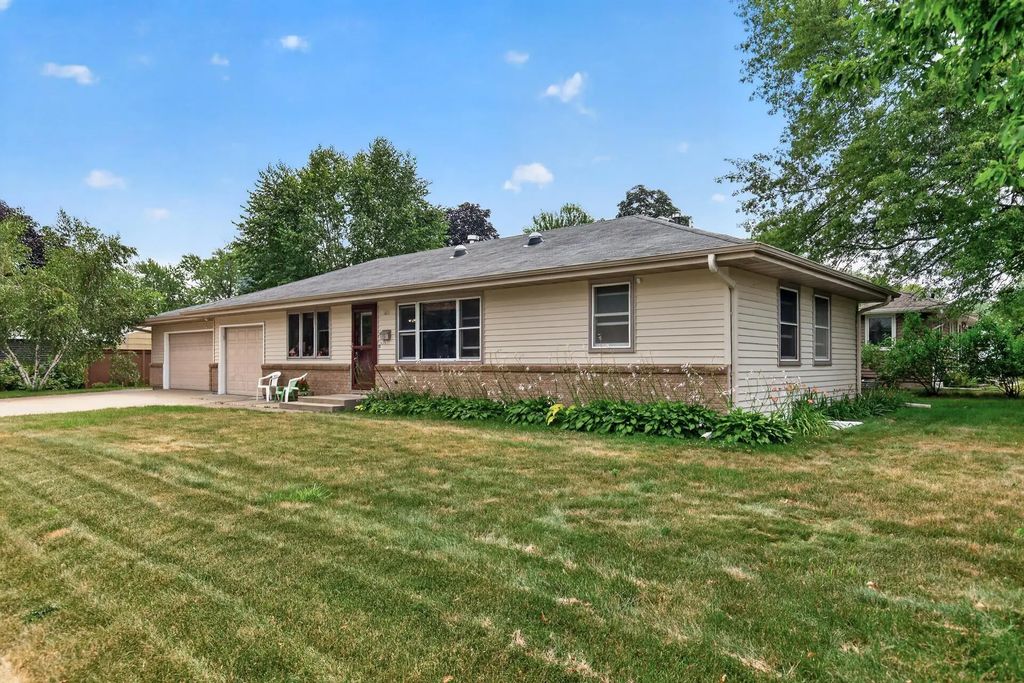 1601 E 82nd Street, Bloomington